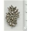 Image 5 : UNIQUE DESIGN WHITE CRYSTAL BROOCH