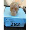 Image 1 : 267 Carat Agate Skull - Hand Carved