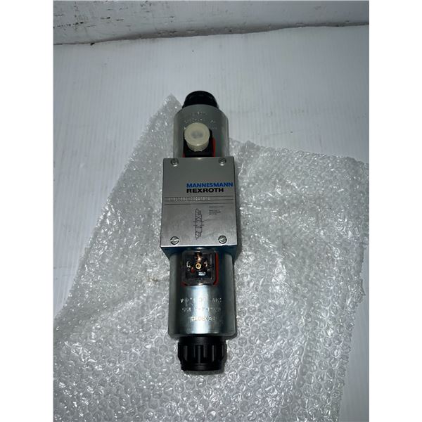 New ? Rexroth #4WE10E31/CG24N9K4 Hydraulic Valve