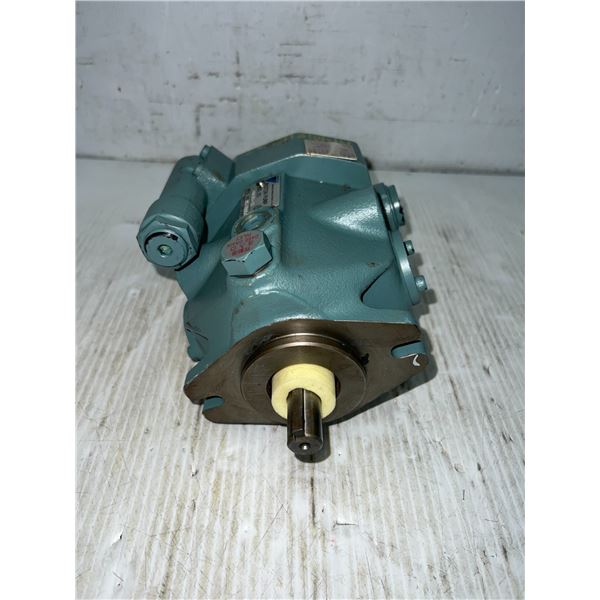 New? Daikin #V8A1RX-20 Piston Pump