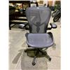 Image 1 : HERMAN MILLER MESH BACK ROLLING OFFICE CHAIR