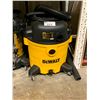 Image 1 : DEWALT SHOP VAC