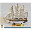 Image 1 : WOODEN SHIP CONFECTION