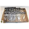 Image 1 : FLAT OF ASSORTED CURTAIN ROD BRACKETS