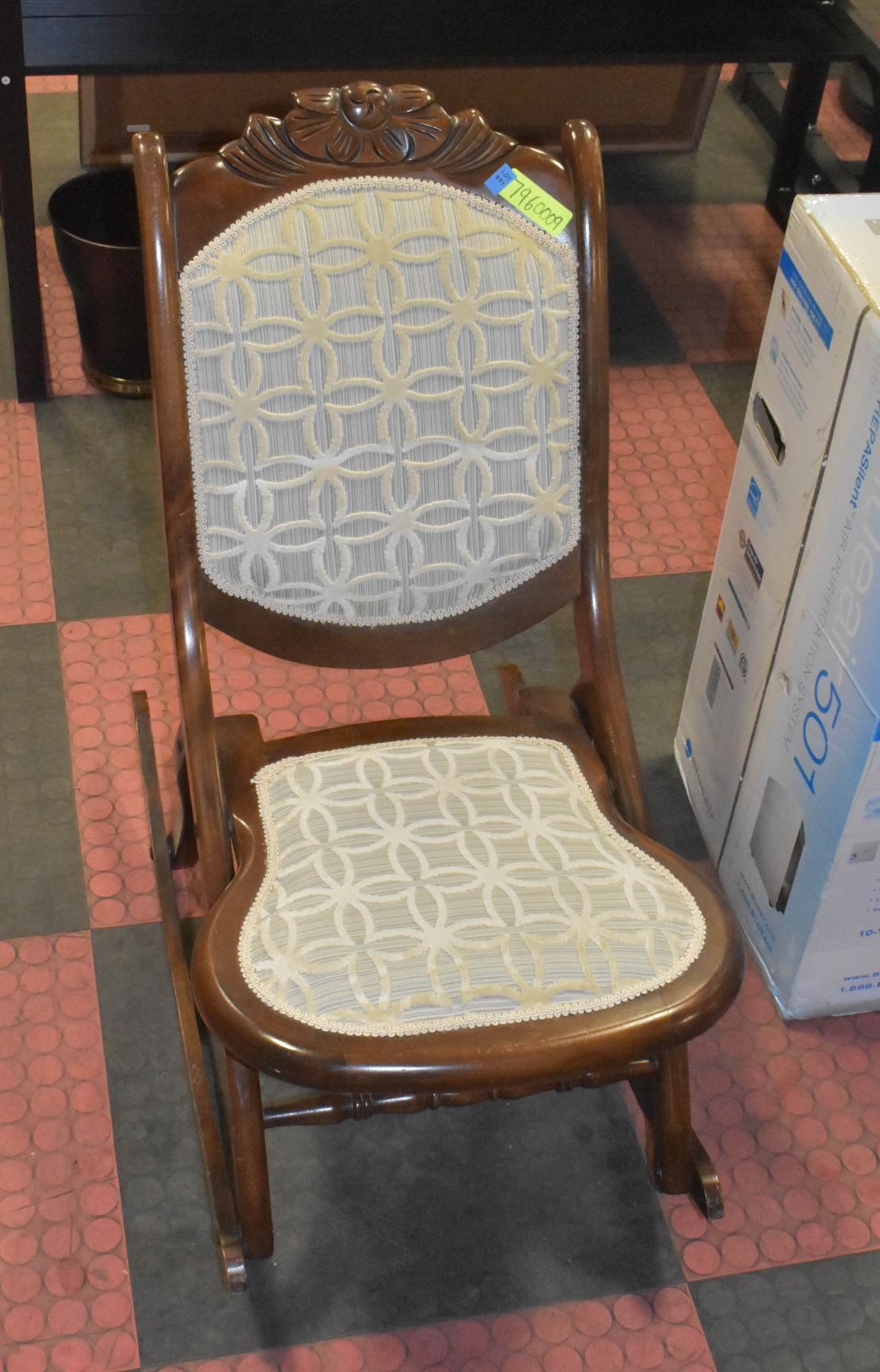 ESTATE FOLDING ROCKING CHAIR