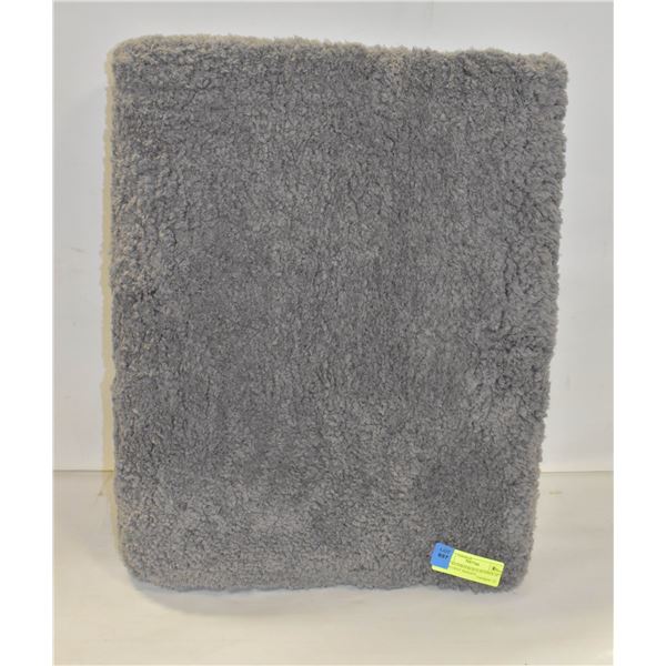 NEW BATHROOM RUG RUNNER 20  X 60  IN GRAY SHAGGY