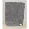 Image 1 : NEW BATHROOM RUG RUNNER 20" X 60" IN GRAY SHAGGY
