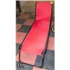 RED CANVAS "BEACH" LOUNGER - BLACK METAL