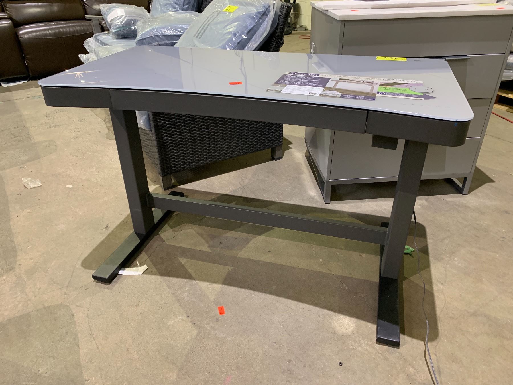 *TESTED WORKING* TRESANTI ELECTRIC RISING DESK WITH USB PORTS ...