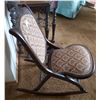 Image 4 : Vintage Wood Folding Rocking Chair