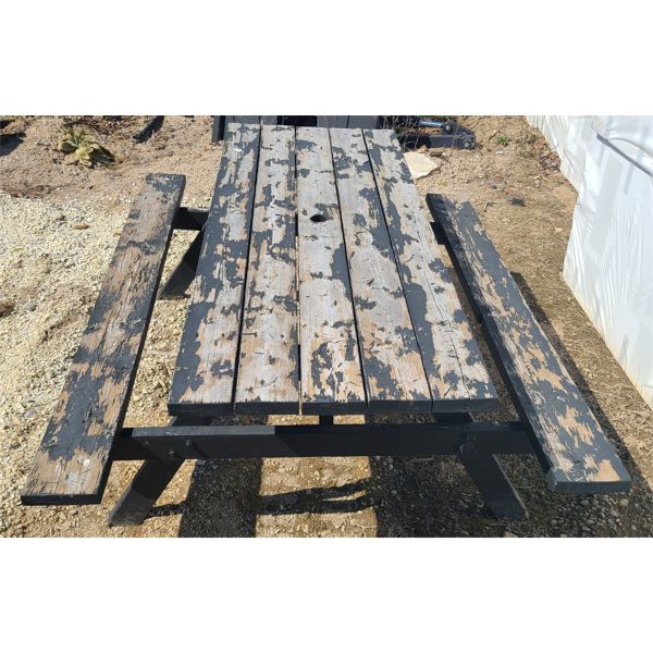 PICNIC TABLE - 6 FOOT