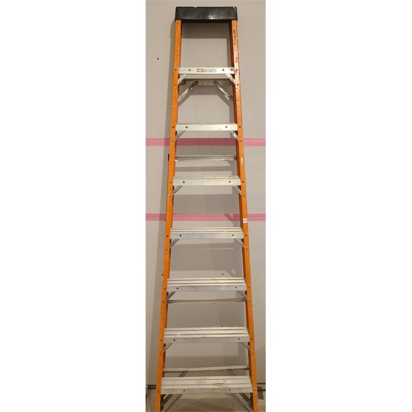 INDUSTRIAL-LITE 7 FOOT STEP LADDER