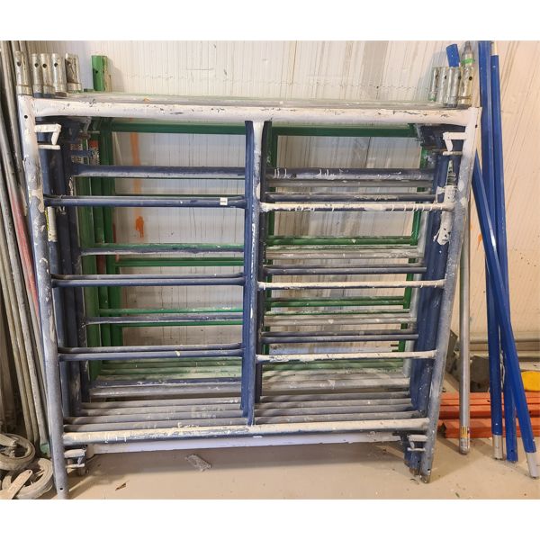 JOB LOT - SCAFFOLDING W/ SWIVEL HD CASTERS