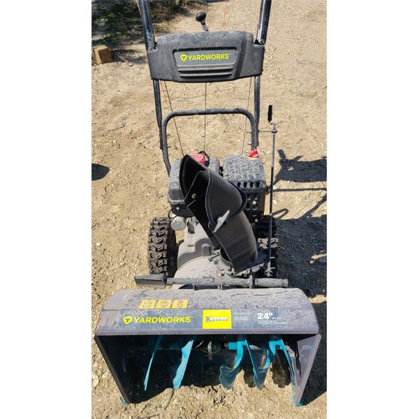YARDWORKS 24 INCH SNOWBLOWER - GAS - VERY MINOR USE