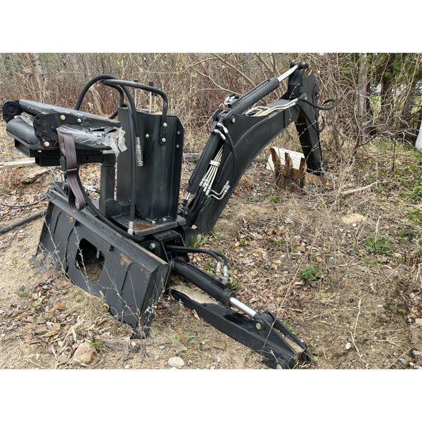 SKID STEER BACKHOE ATTACHMENT - MINIMAL USE