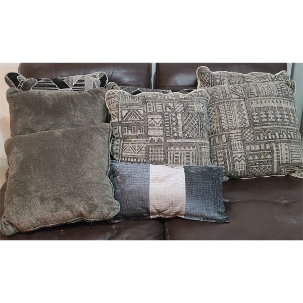 JOB LOT - THROW CUSHIONS - GRAY TONES