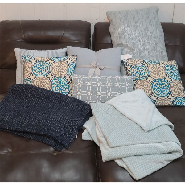 JOB LOT - THROW CUSHIONS - BLUE TONES