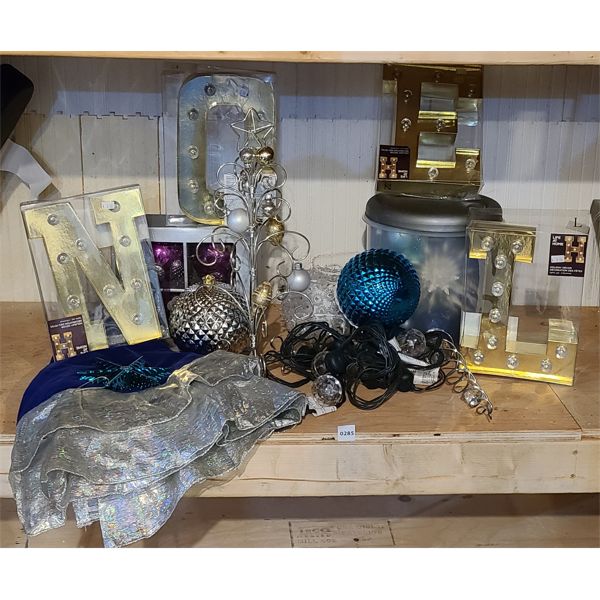 JOB LOT - SEASONAL DECORATIONS 