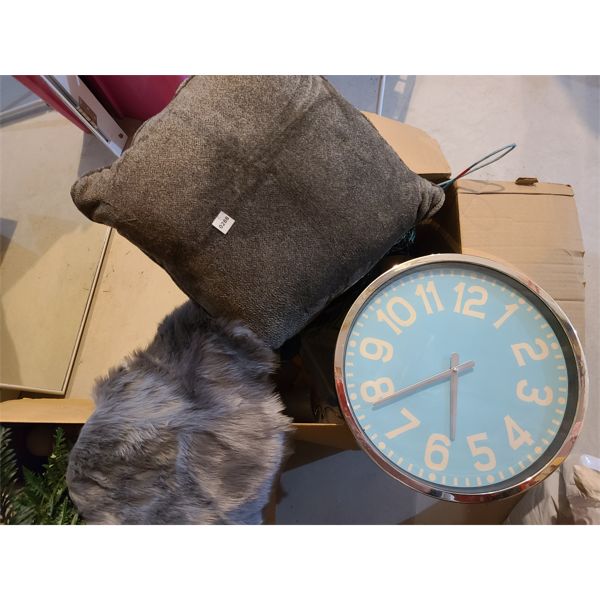 JOB LOT - INDOOR/OUTDOOR DECOR 