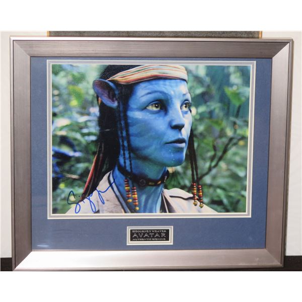 Sigourney Weaver "Avatar" Authentic Signing w/ COA 13"x12"
