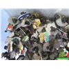 Image 2 : Bin Collectible Pins: Cartoons, Disney, Animals, Cars, etc