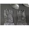 Image 2 : Pair Deerskin Gloves Size L & Metal Medieval Gauntlets