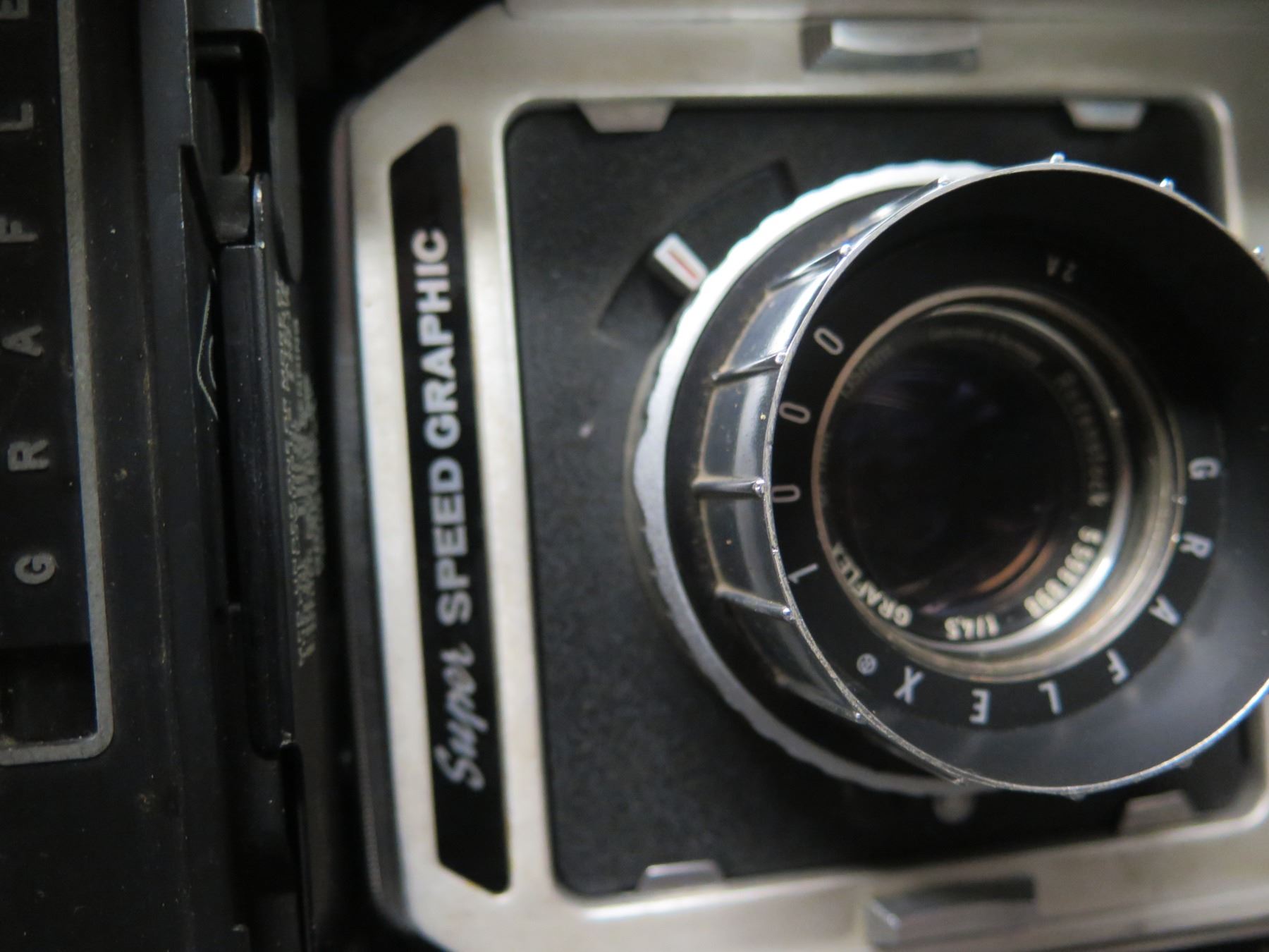 Graflex: Revolving Back (RB) Super Graflex Series D Price Guide: estimate a camera value Graflex: Revolving Back (RB) Super Graflex Series D Price Guide: estimate a camera value