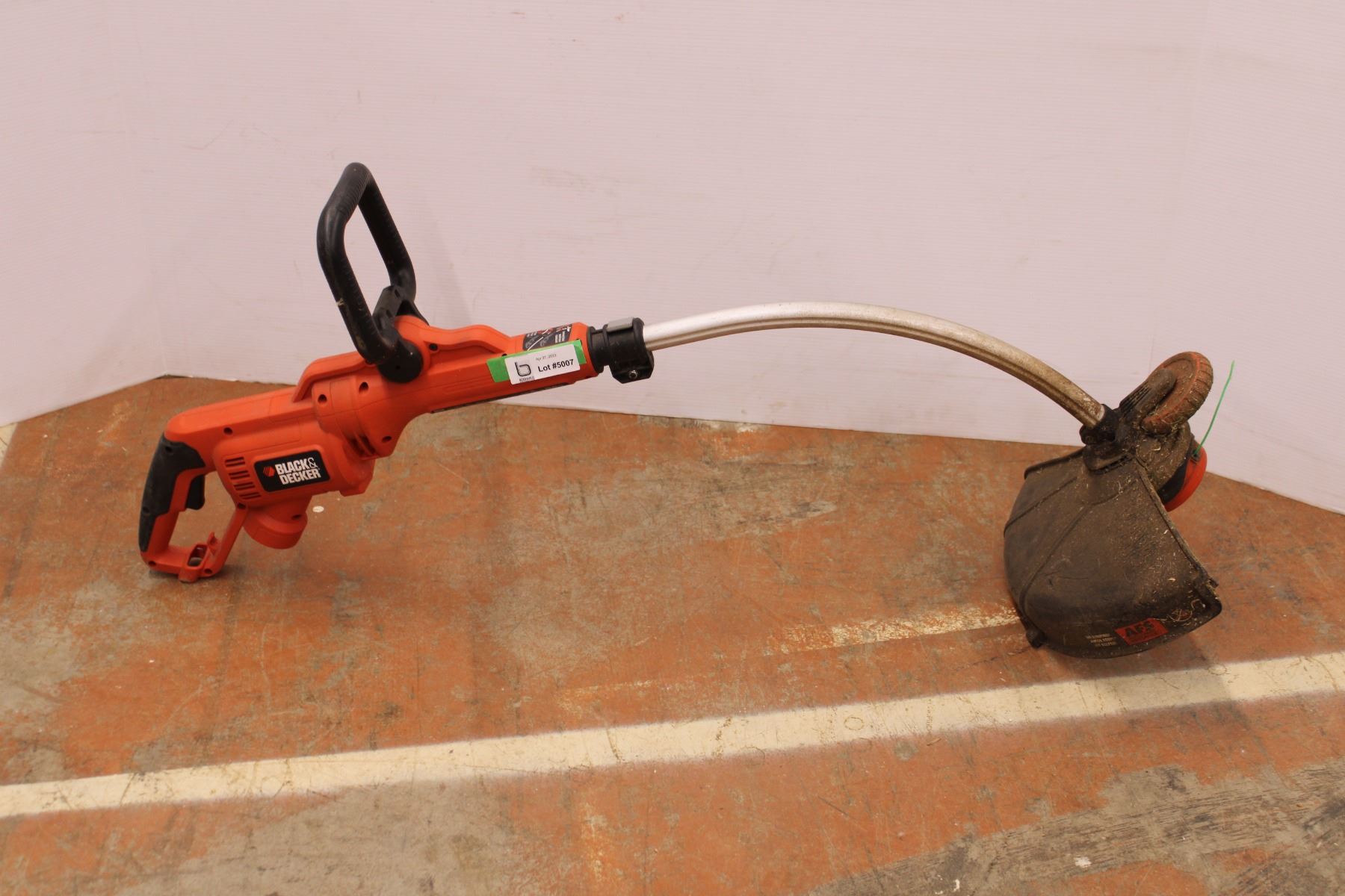 *Black and Decker Weed Wacker (Working)
