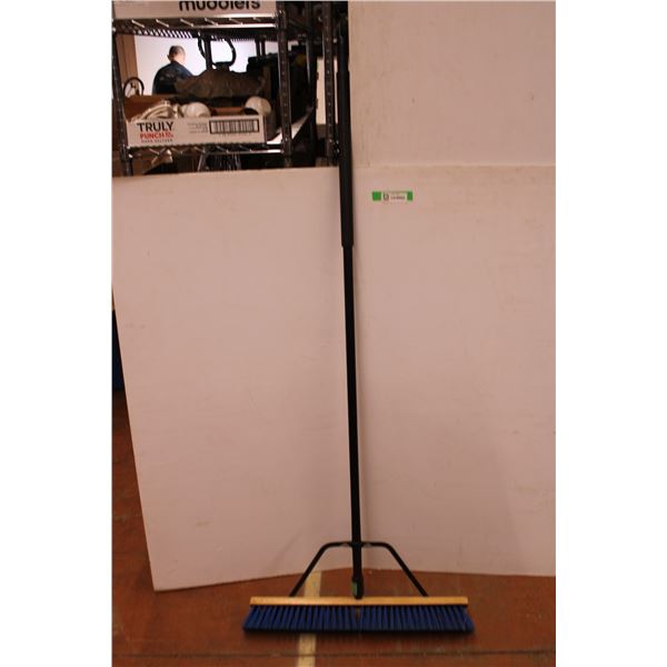 *24" Shop Broom