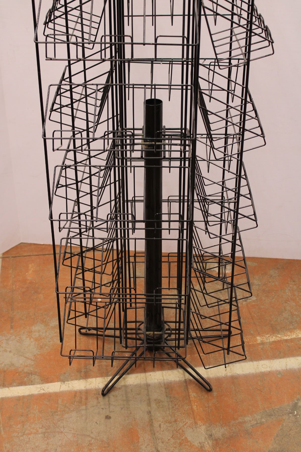 *Upright Store Magazine Rack - 20