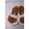 Image 3 : Indigenous Fur Trimmed Beaded Gloves