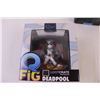 Image 2 : 2 Figurines in boxes-Deadpool and Alien vs Predator