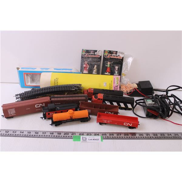 Model Power train set with multiple cars and tracks/small trinkets ...