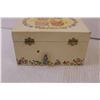 Image 8 : 2 wind up musical jewelry boxes