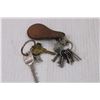 Image 3 : Assorted locks, keys and lighters in plastic box