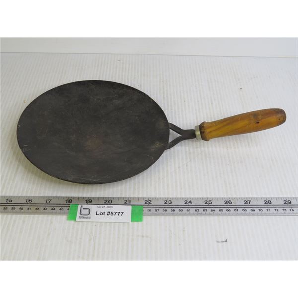 Small 8 1/2" Skillet