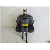 Image 2 : Batman Toy Figurine (damaged cape mount) - Sm Figure