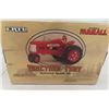 Image 4 : ERTL McCormick Farmall Model 350 Tractor Die Cast in Box Scale 1:16 