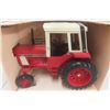 Image 2 : ERTL International Harvester Model 1586 Tractor Die Cast in Box Scale 1:16 