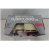 Image 3 : ERTL International Harvester Model 1066 Tractor '5 Millionth Tractor Special Edition' Die Cast in Bo