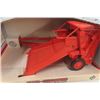 Image 2 : ERTL Allis Chalmers Roto Baler Die Cast in Box Scale 1:16
