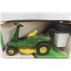 Image 2 : ERTL John Deere Rear Engine Riding Mower Die Cast in Box Scale 1:12 