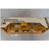 Image 4 : ERTL International Harvester Industrial Tractor Loader Back Hoe Die Cast in Box Scale 1:16