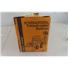 Image 5 : ERTL International Harvester Industrial Tractor Loader Back Hoe Die Cast in Box Scale 1:16