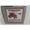 Image 4 : ERTL International Model 1468 Tractor Die Cast in Box Scale 1:16