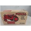 Image 5 : ERTL McCormick Deering Farmall Model F20 Tractor Die Cast in Box Scale 1:16