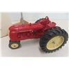 Image 2 : ERTL Cockshutt Model 50 'National Farm Toy Museum Edition' Die Cast in Box Scale Not Listed Probably