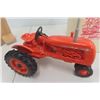 Image 2 : ERTL CO-OP Model E2 Tractor 'National Farm Toy Museum' Die Cast in Box Scale Not Listed Probably 1:1