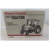 Image 5 : ERTL Massey Fergusson Model 3070 Tractor Die Cast in Box Scale 1:16