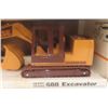 Image 3 : ERTL Case Model 688 Industrial Excavator Die Cast in Box Scale 1:16 